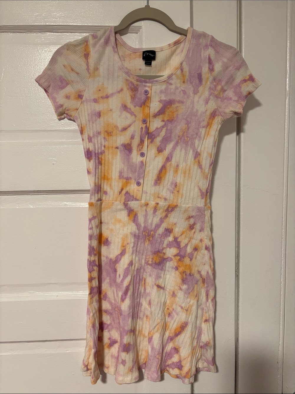 art class Tie-Dye Short Sleeve Dress in Purple, Yellow, White